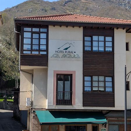 Hotel Rural La Plaza Caso Bagian luar foto